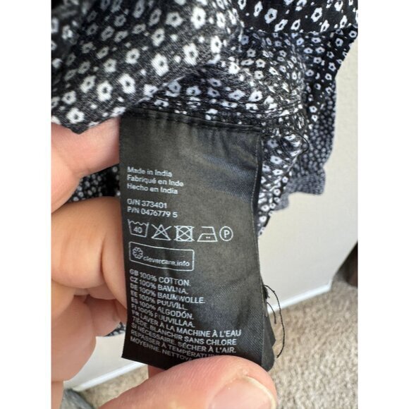 H&M Women's Black Floral Blouse‎ size 8 long sleeve ruffle button down floral - Picture 4 of 6